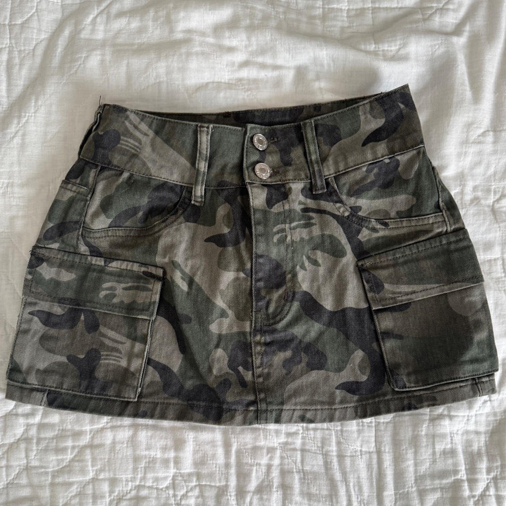 NWT SHEIN PETITE Summer Fashion Camouflage Slim Fit Multicolor / 2(Petite XS